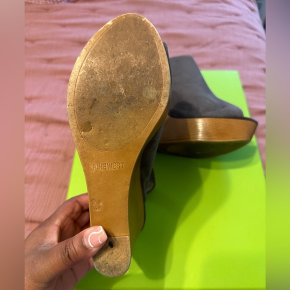 Shoes - Picture 3 of 3